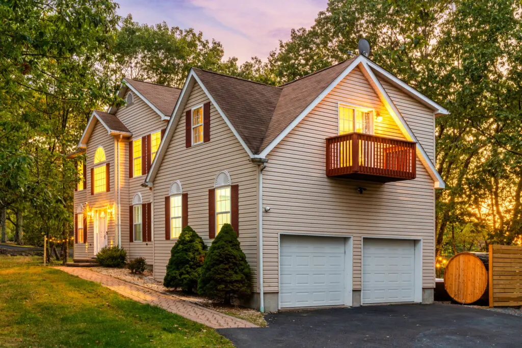 1 web or mls 415 Deborah Dr East Stroudsburg PA 18301 airbnb 001