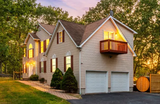 1 web or mls 415 Deborah Dr East Stroudsburg PA 18301 airbnb 001