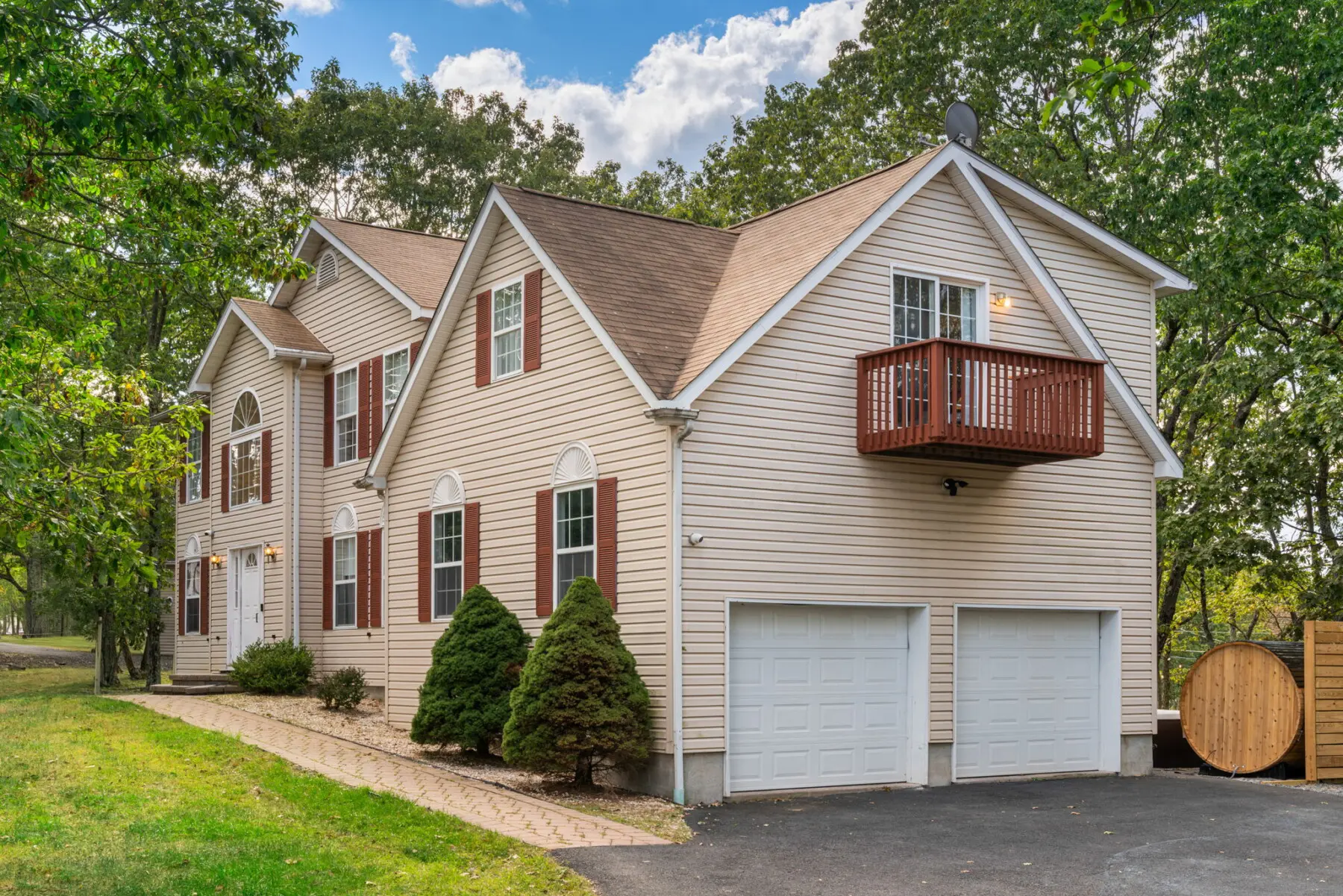 20 web or mls 415 Deborah Dr East Stroudsburg PA 18301 airbnb 020