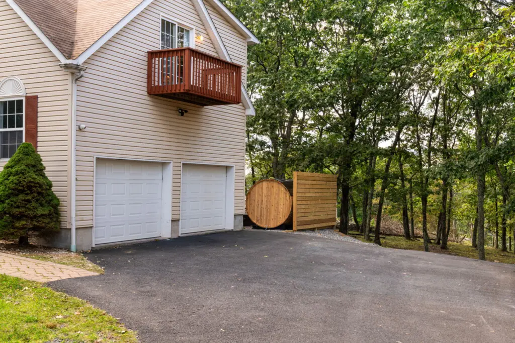 21 web or mls 415 Deborah Dr East Stroudsburg PA 18301 airbnb 021
