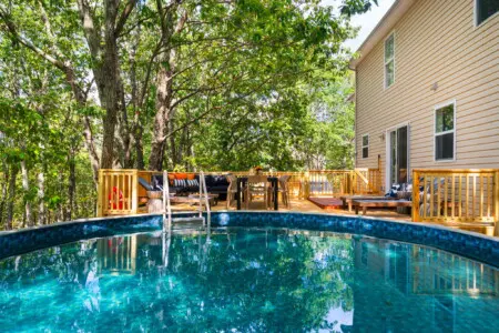 32 web or mls 415 Deborah Dr East Stroudsburg PA 18301 airbnb 032